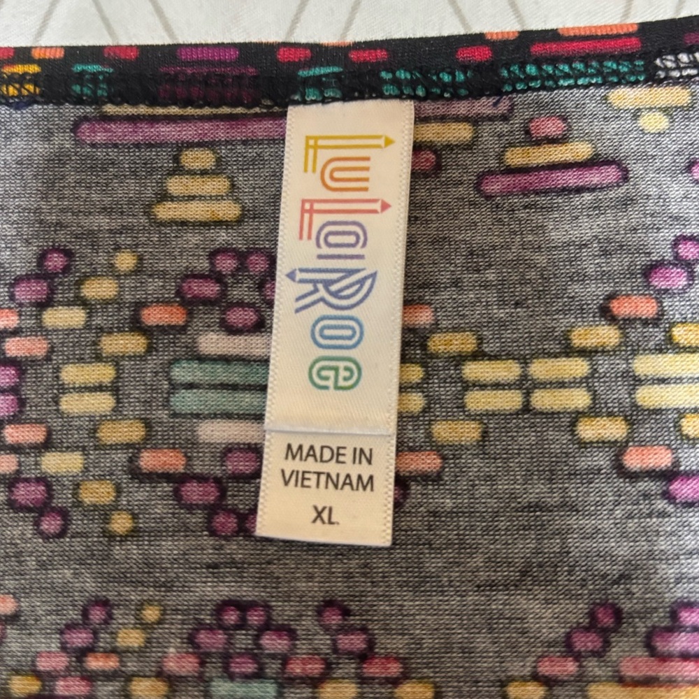 LuLaRoe Lynnae Top with Multicolor Aztec Print - Picture 3 of 3